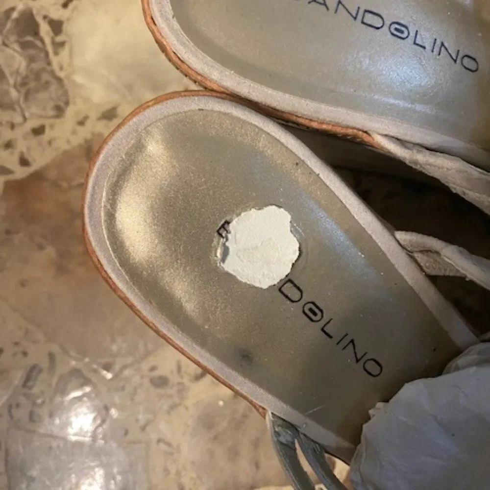 Final Sale - Bandolino Cream Wedges, size 10